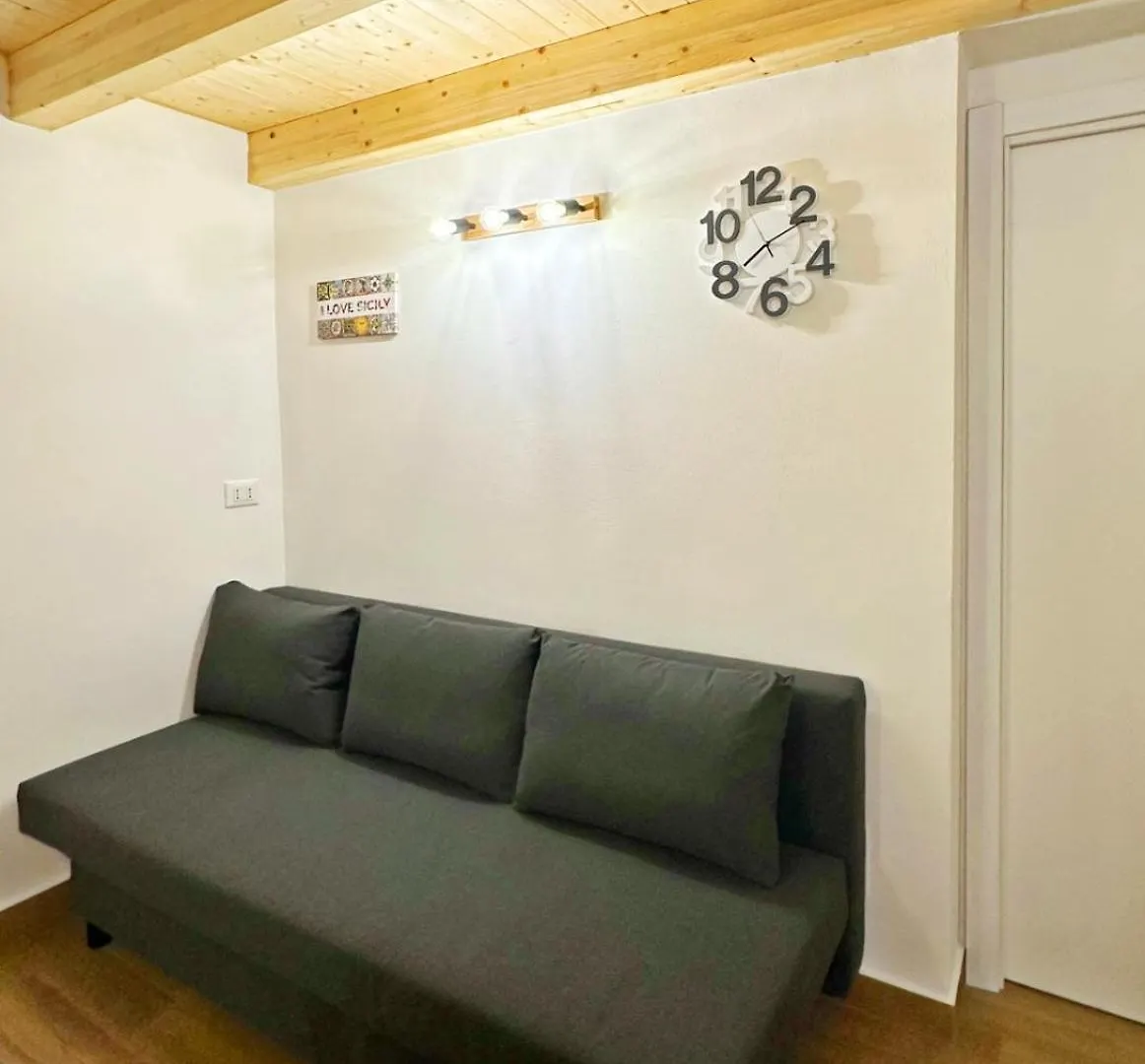 M&F Home Palermo Olaszország